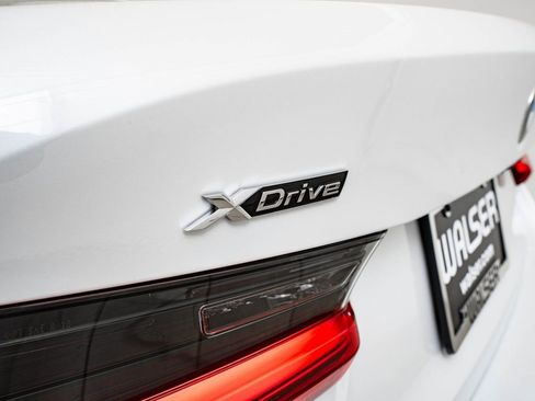 New 2026 BMW 330i xDrive Sedan w/ Premium Package AWD/4WD image 18