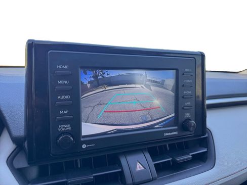 Used 2022 Toyota RAV4 XLE w/ Convenience Package FWD image 13