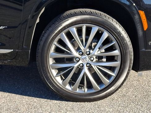 Certified 2025 Buick Enclave Avenir w/ Super Cruise Package image 8