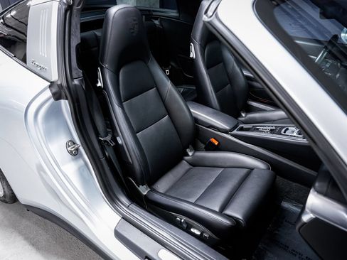 Used 2018 Porsche 911 Targa 4S AWD/4WD image 28