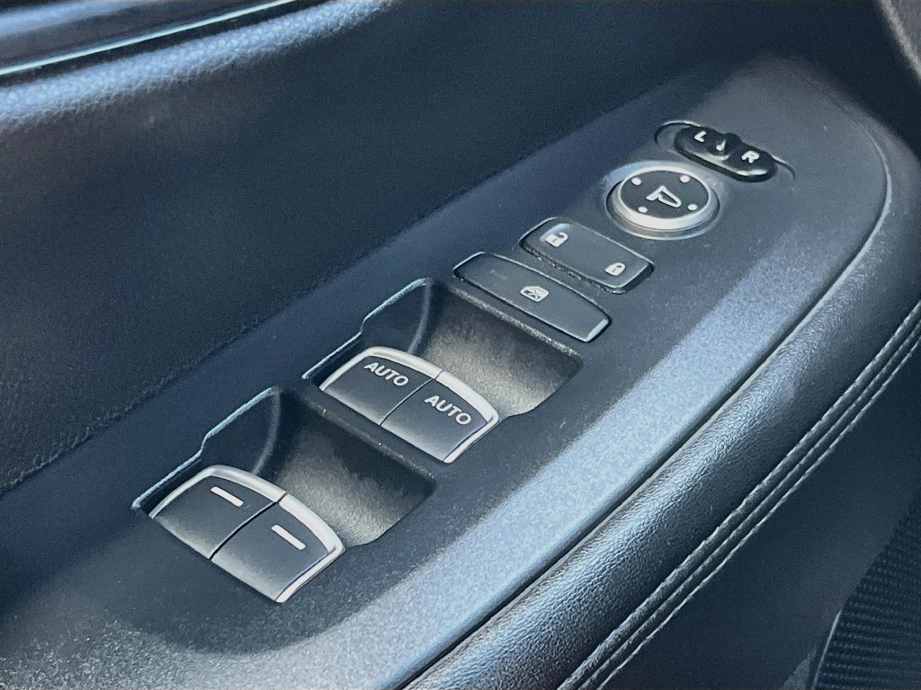 Used 2024 Honda HR-V EX-L image 17