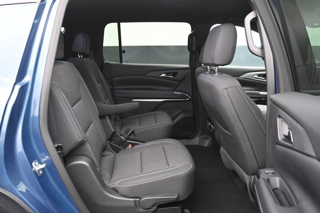 Used 2025 Chevrolet Traverse LT w/ LPO, Floor Liner Package AWD/4WD image 14