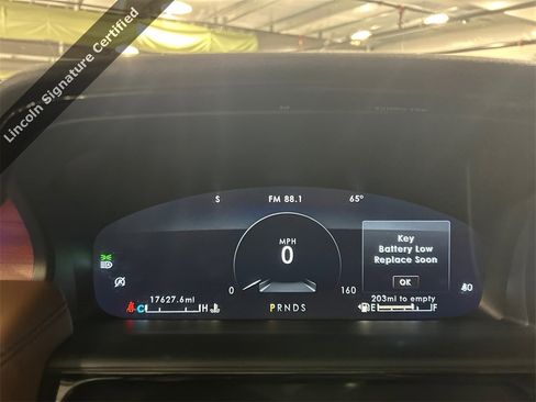 Used 2023 Lincoln Nautilus Reserve image 15