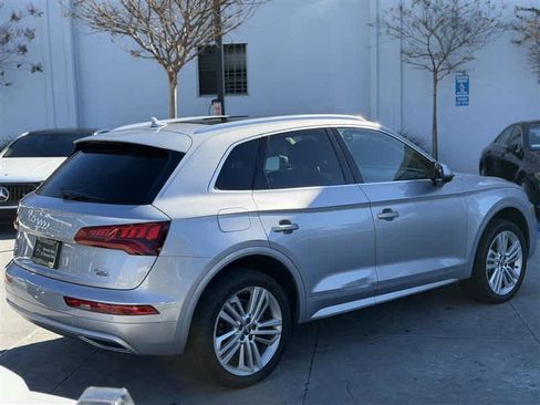 Used 2018 Audi Q5 Prestige w/ Prestige Package image 4