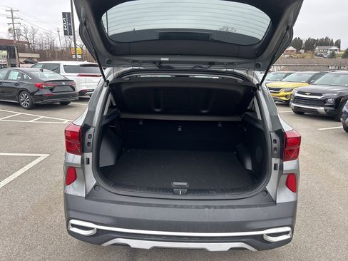 Certified 2023 Kia Seltos SX w/ SX Sunroof Package image 9