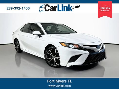 Used 2019 Toyota Camry SE FWD image 1