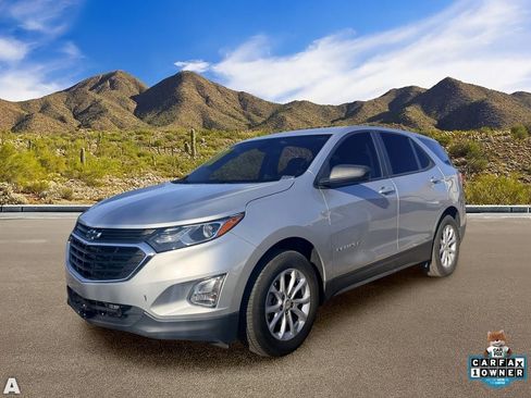 Used 2020 Chevrolet Equinox LS w/ LS Convenience Package AWD/4WD image 2