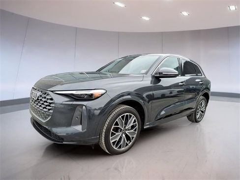 Used 2025 Audi Q5 Premium Plus w/ Premium Plus image 3