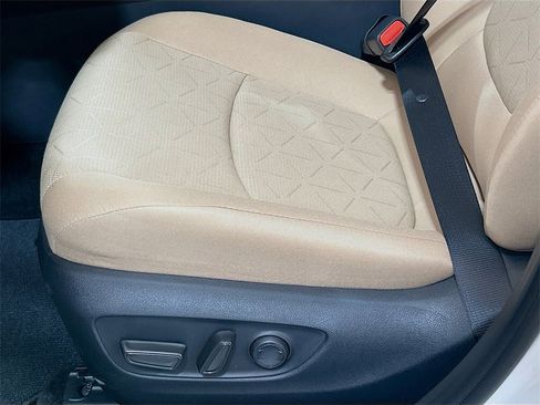 New 2025 Toyota RAV4 XLE image 18