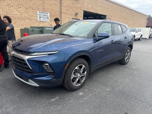 Used 2023 Chevrolet Blazer LT FWD image 2