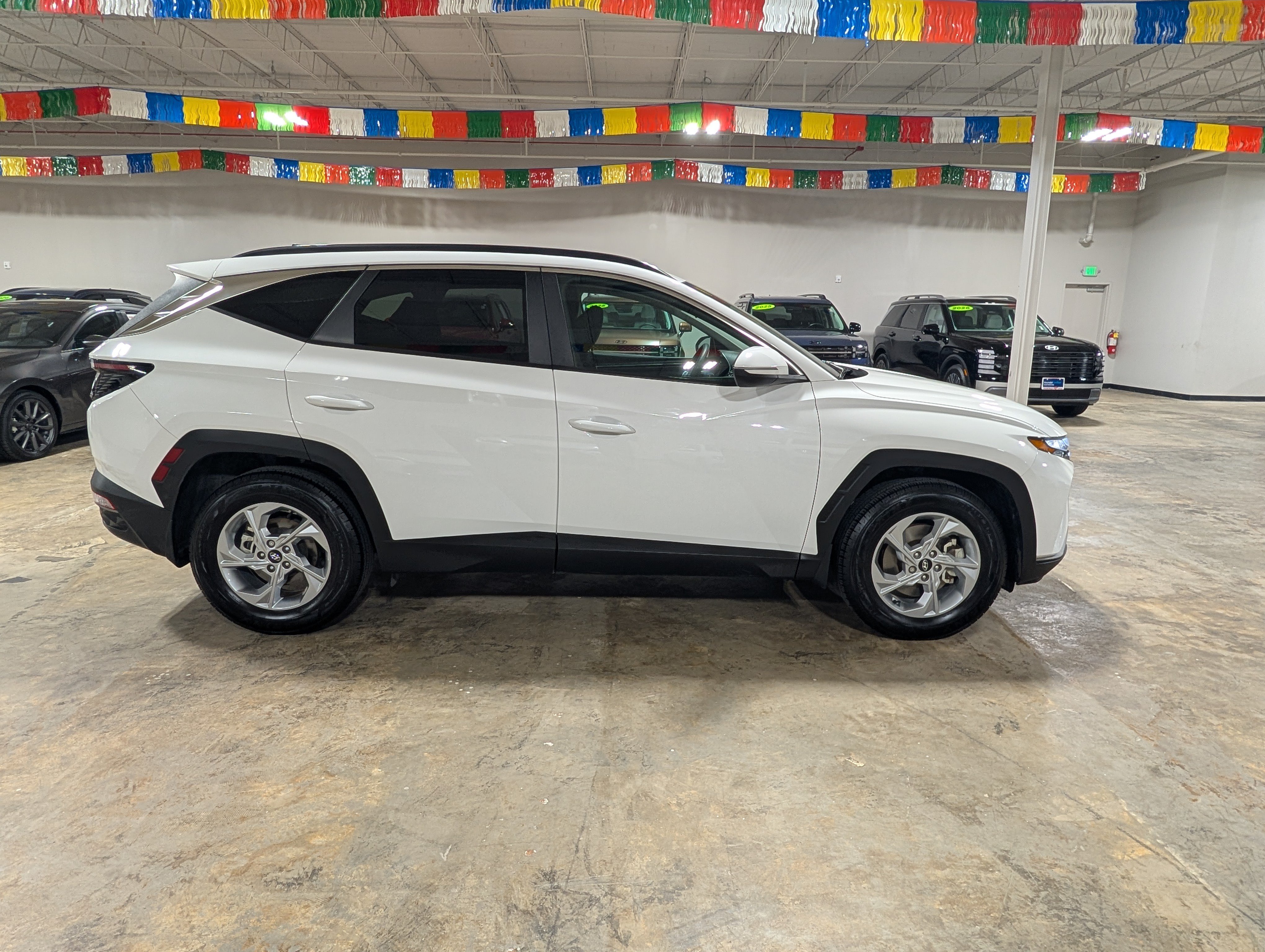 Used 2023 Hyundai Tucson SEL FWD image 2