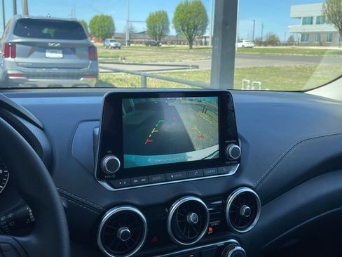 Used 2025 Nissan Sentra SV image 22