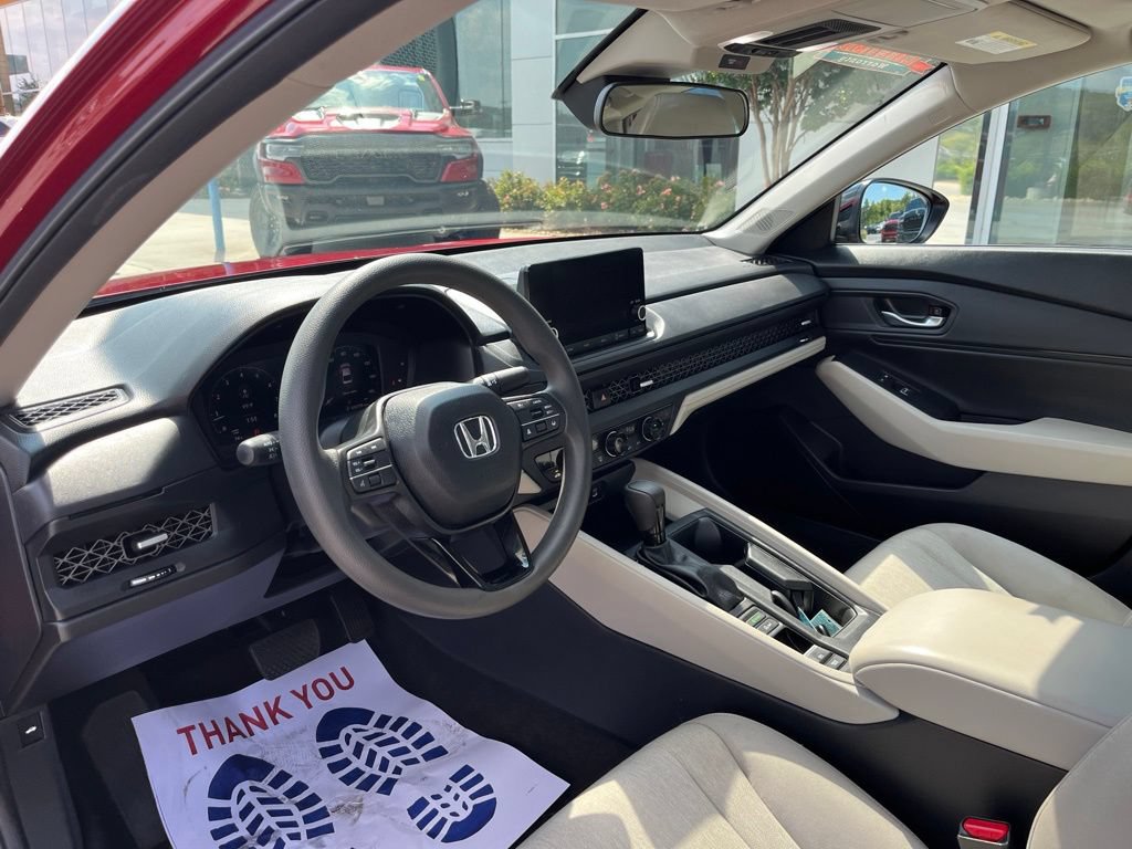 Used 2025 Honda Accord SE image 7