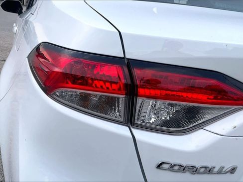 Used 2024 Toyota Corolla LE FWD image 28