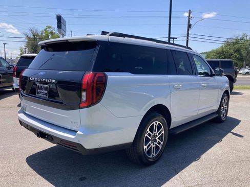 Used 2025 Ford Expedition Max Active RWD image 3