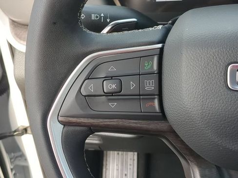 Used 2025 Jeep Grand Cherokee L Limited AWD/4WD image 22