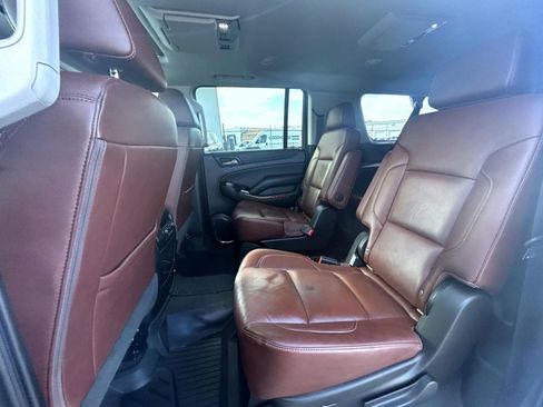 Used 2020 Chevrolet Suburban Premier w/ Premier Plus Edition image 22