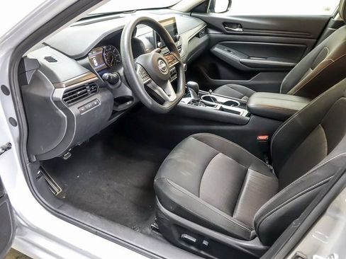 Used 2024 Nissan Altima 2.5 SV image 6