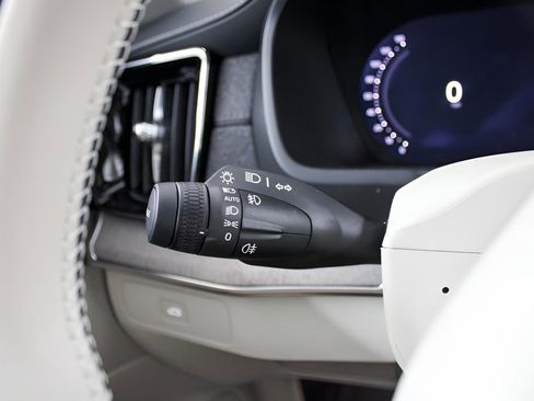 New 2026 Volvo XC90 B6 Ultra w/ Protection Package Premier image 21