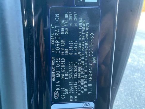 Used 2018 Kia Sedona L image 33