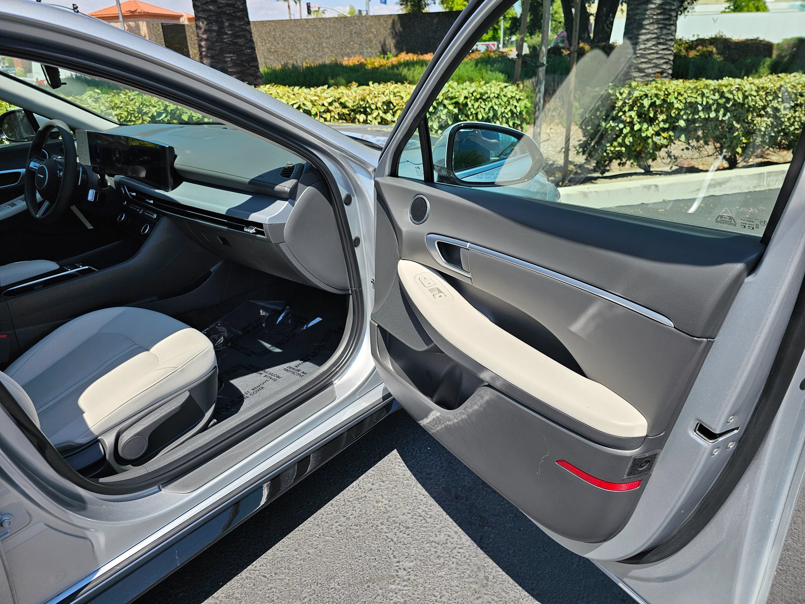 Used 2025 Hyundai Sonata SEL FWD image 27