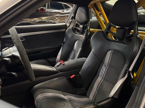 Used 2018 Porsche 911 GT3 RWD image 16