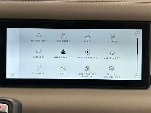 Used 2023 Land Rover Defender 110 SE image 36