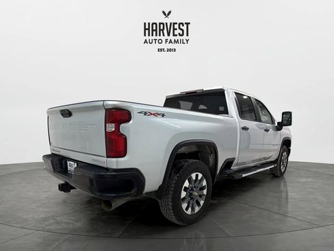 Used 2022 Chevrolet Silverado 2500 Custom w/ Custom Value Package image 6