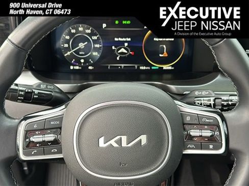 Used 2023 Kia Sorento SX image 12