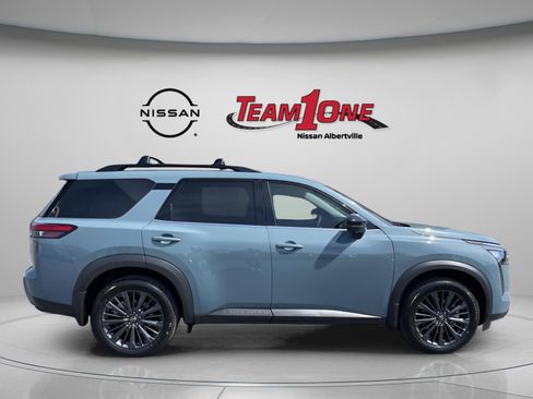 New 2026 Nissan Pathfinder SL w/ SL Premium Package image 7