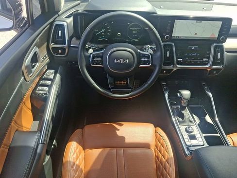 Used 2023 Kia Sorento SX Prestige AWD/4WD image 11
