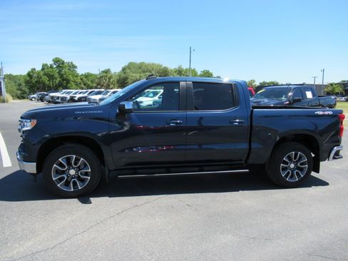 Certified 2023 Chevrolet Silverado 1500 LT AWD/4WD image 2