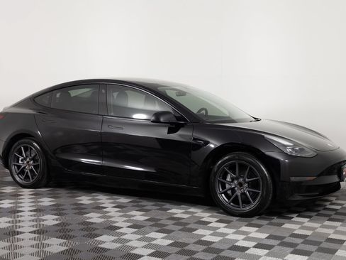 Used 2023 Tesla Model 3 Standard Range RWD image 10