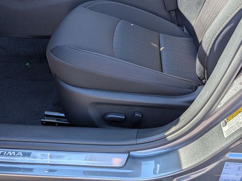 New 2025 Nissan Altima 2.5 SV image 4