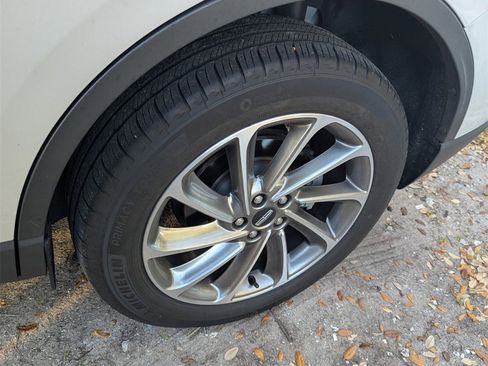 Used 2023 Lincoln Corsair FWD w/ Equipment Group 101A image 9