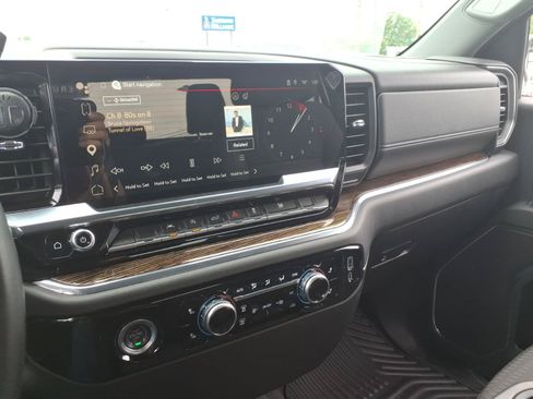Used 2023 GMC Sierra 1500 Elevation AWD/4WD image 34