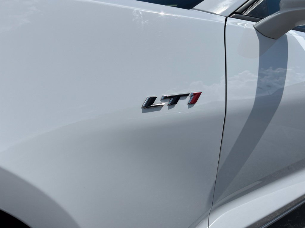 Used 2020 Chevrolet Camaro LT w/ Technology Package RWD image 7