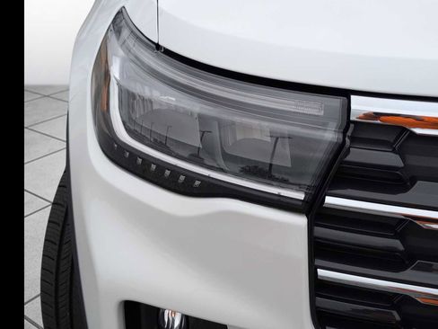 New 2025 Ford Explorer Active w/ Active Comfort Package image 3