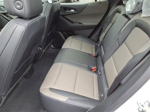 New 2026 Chevrolet Equinox LT w/ Convenience Package II image 9