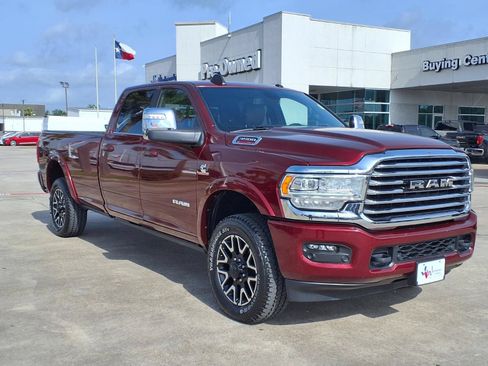 Used 2024 RAM 3500 Limited AWD/4WD image 3