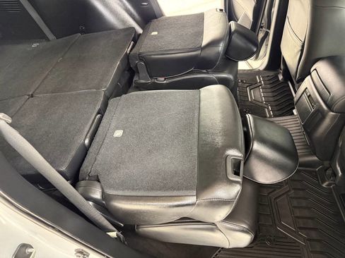 Used 2017 INFINITI QX80 4WD w/ Driver Assistance Package image 85