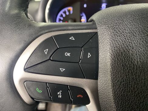 Used 2018 Jeep Grand Cherokee Limited AWD/4WD image 17