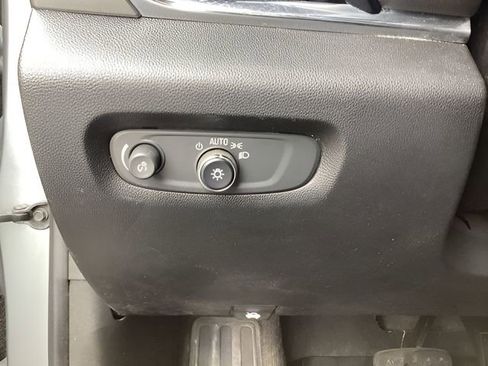 Used 2023 Chevrolet Traverse LT w/ LT Premium Package image 29