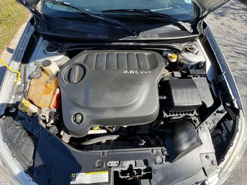 Used 2011 Chrysler 200 Limited image 25