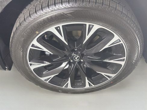 Used 2024 MAZDA CX-90 Plug-In Hybrid w/ Premium Pkg AWD/4WD image 11