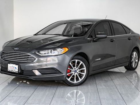 Used 2017 Ford Fusion S image 4