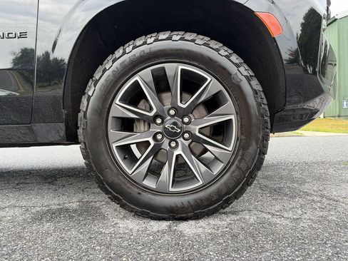 Used 2023 Chevrolet Tahoe Z71 w/ Luxury Package AWD/4WD image 32