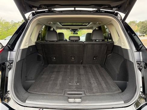 Used 2025 Nissan Rogue SV w/ SV Premium Package image 29