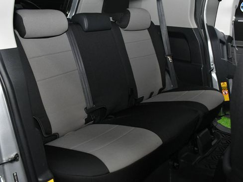 Used 2008 Toyota FJ Cruiser 4WD image 35