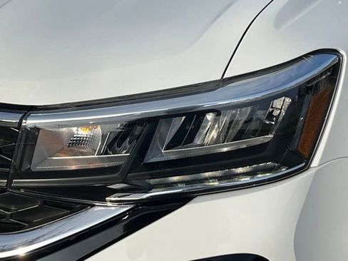 Used 2024 Volkswagen Taos S image 8